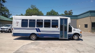2003 Ford E-450 Cutaway Standard Cab/Chassis
