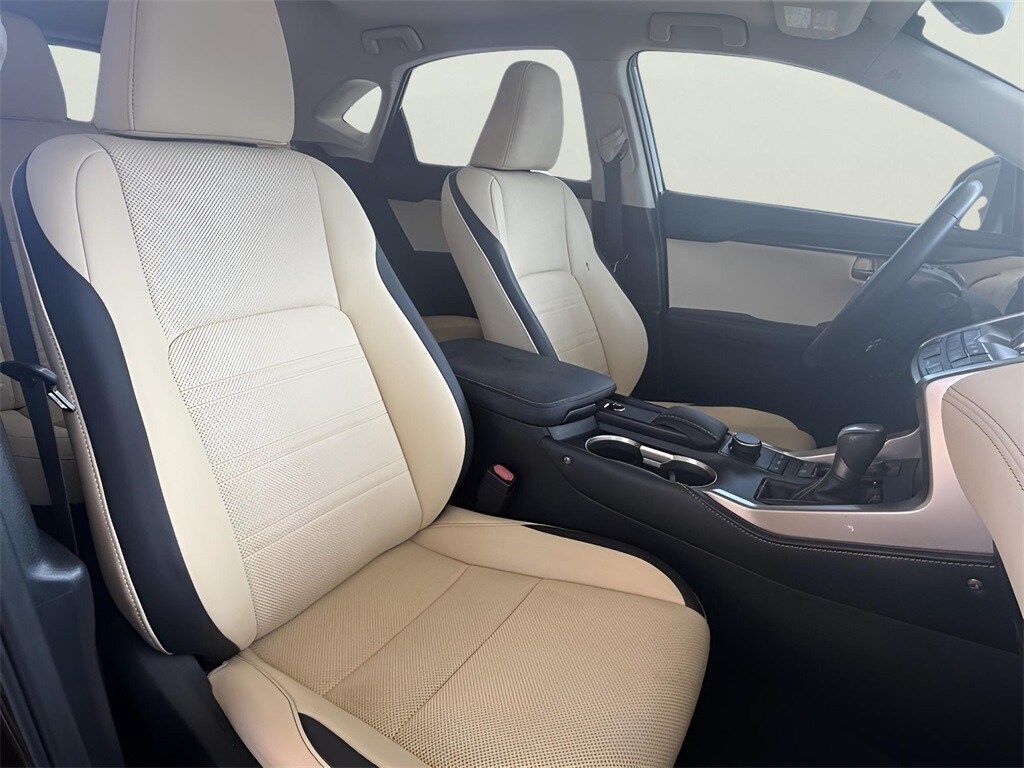 2016 Lexus NX 200t Luxury photo 2