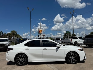 2022 Toyota Camry SE Sedan