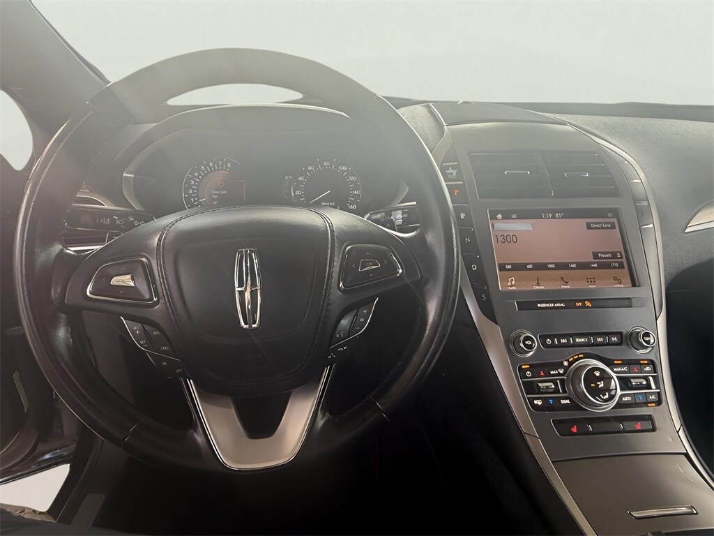 2019 Lincoln MKZ Standard photo 4