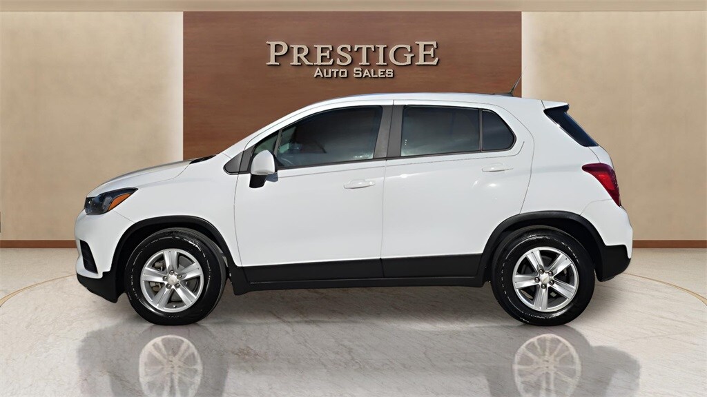 2014 Chevrolet Traverse LS photo 2