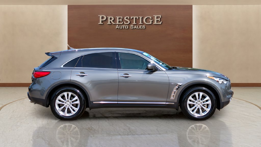 2017 INFINITI QX70