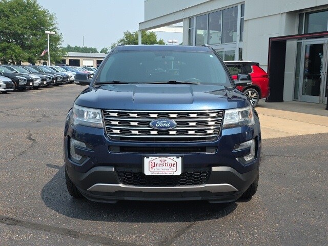 2017 Ford Explorer XLT photo 2