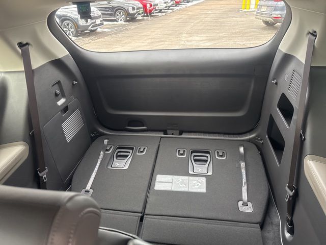 2026 Kia Carnival LXS - Photo 13