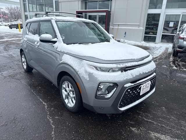 2022 Kia Soul LX's photo