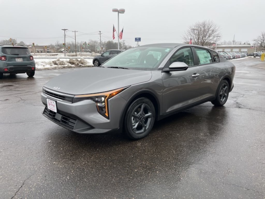 New 2025 Kia K4 LXS Sedan