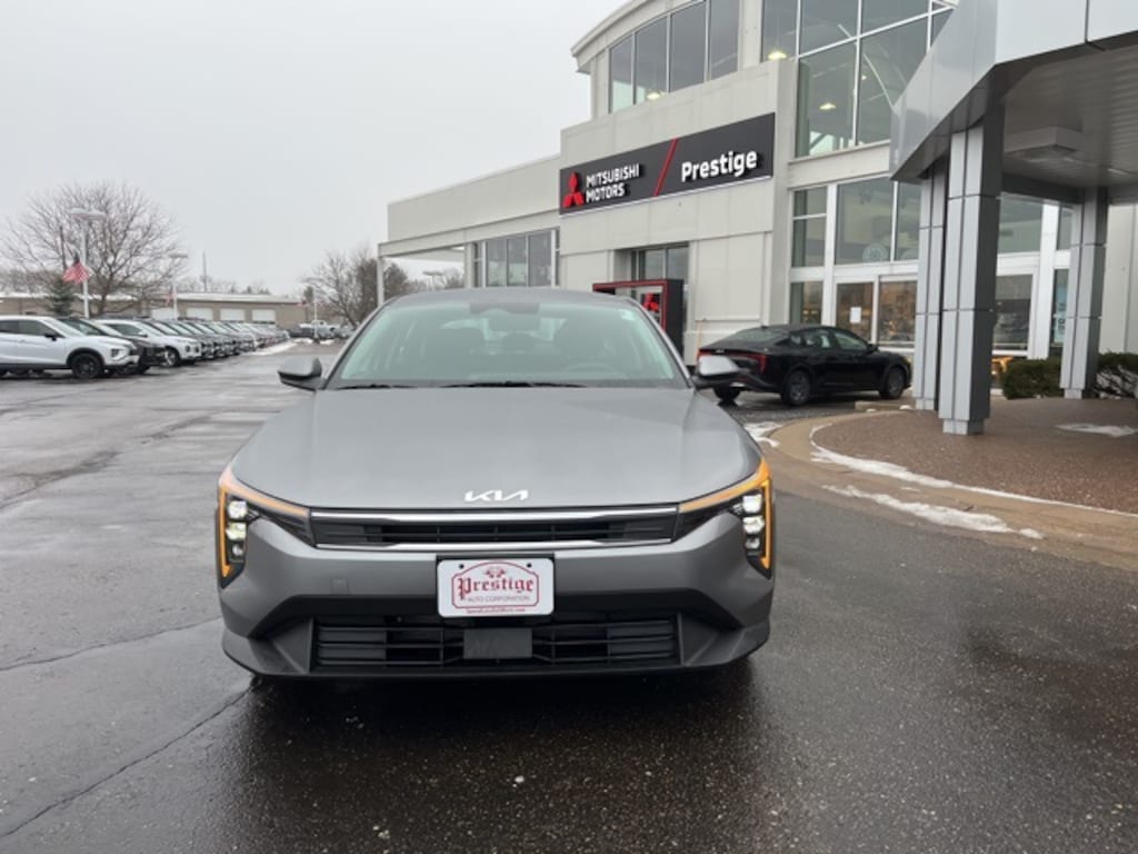 New 2025 Kia K4 LXS Sedan