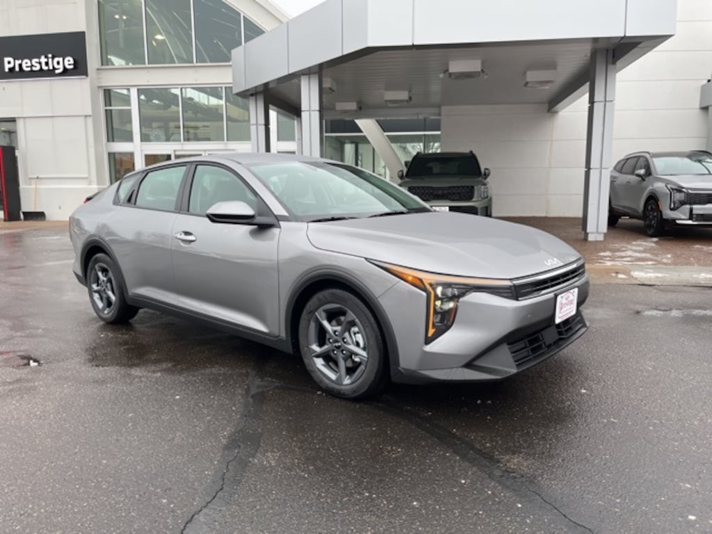 New 2025 Kia K4 LXS Sedan