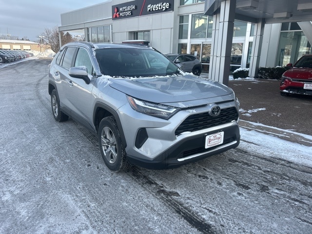 2024 Toyota RAV4 XLE's photo
