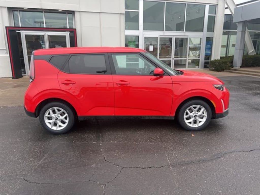 Used 2023 Kia Soul LX Hatchback