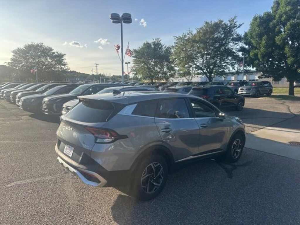 Used 2024 Kia Sportage LX SUV