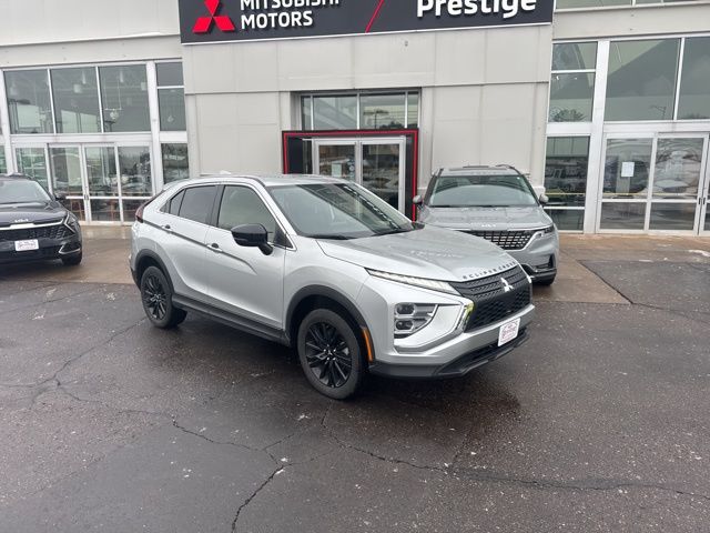 2024 Mitsubishi Eclipse Cross LE's photo