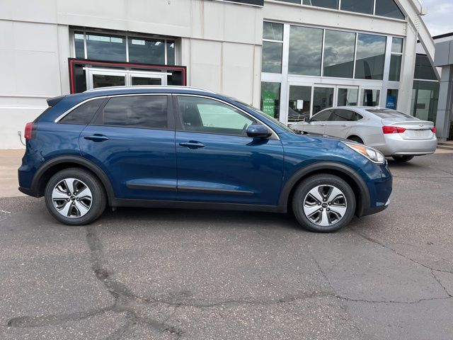 2017 Kia Niro LX