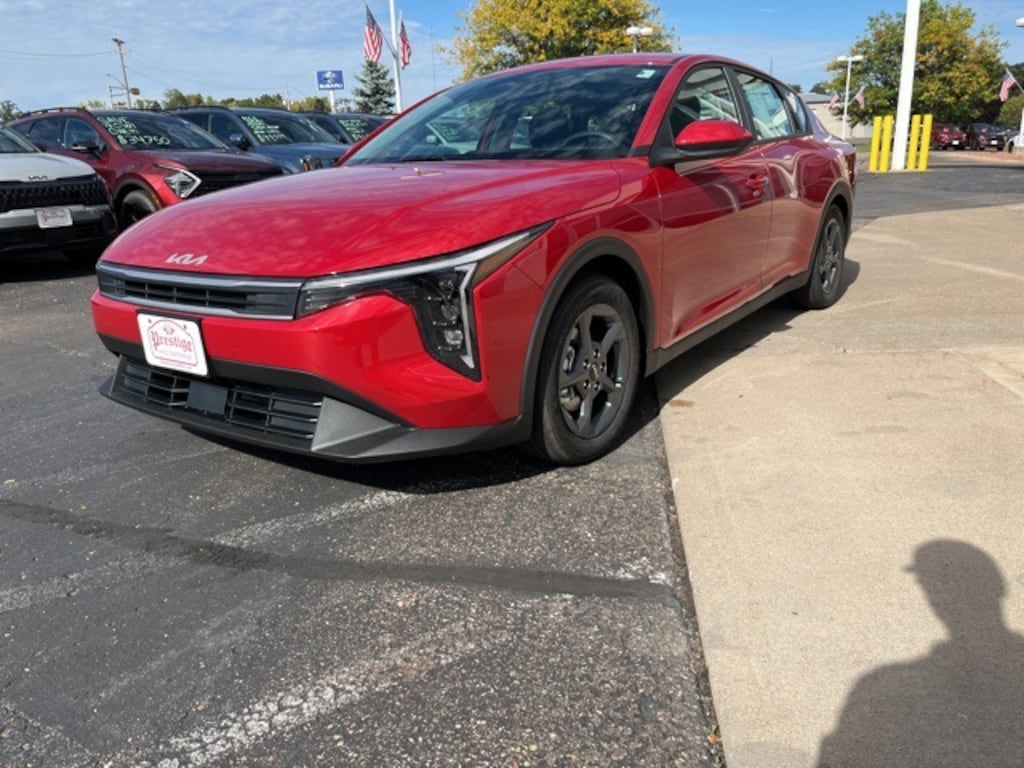 New 2025 Kia K4 LXS Sedan