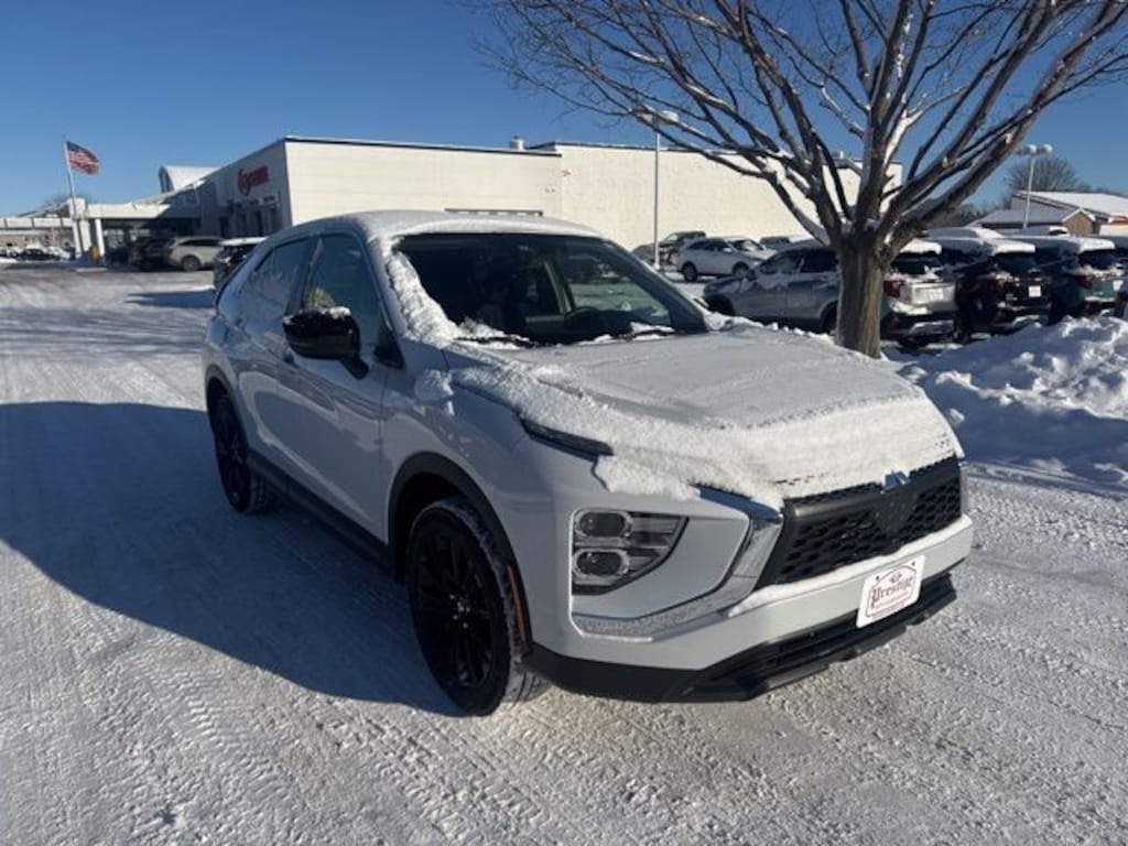 Used 2024 Mitsubishi Eclipse Cross LE SUV