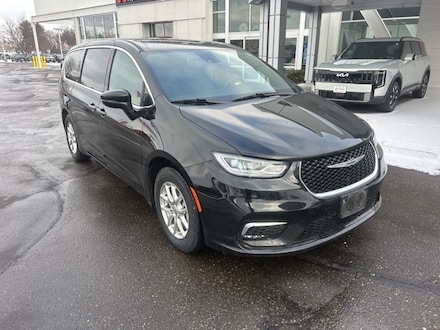 2025 Chrysler Pacifica Select Van Passenger Van