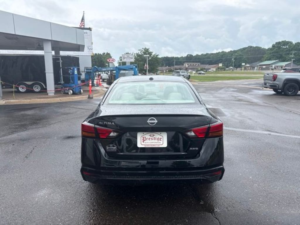 Used 2025 Nissan Altima 2.5 SV Sedan