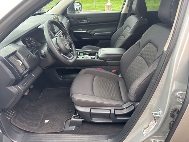 2024 Nissan Pathfinder S - Photo 16