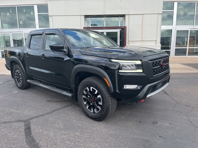 2023 Nissan Frontier PRO-4X photo 3
