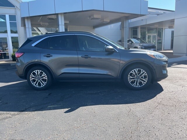 2020 Ford Escape SEL photo 4