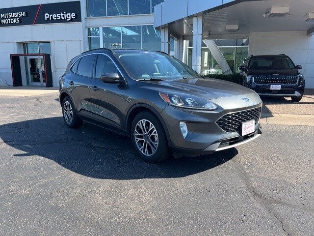 2020 Ford Escape SEL photo 3