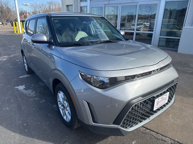 2025 Kia Soul 2.0L LX IVT's photo