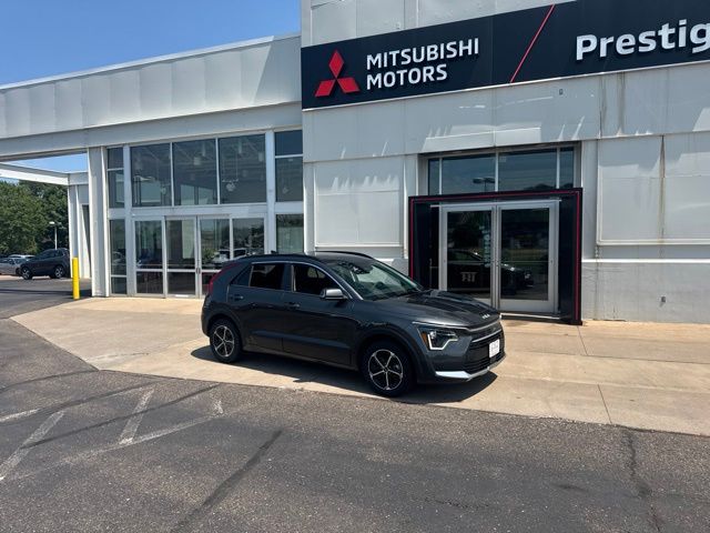 2023 Kia Niro EX HEV's photo