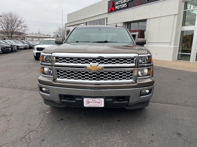 2015 Chevrolet Silverado 1500 LT photo 2