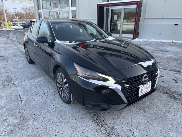 2023 Nissan Altima SV's photo