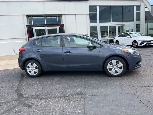 2016 Kia Forte LX photo 4