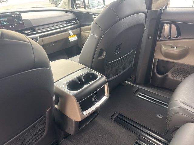 2026 Kia Carnival LXS - Photo 14