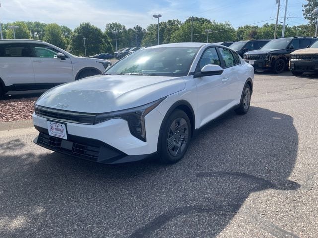 2026 Kia K4 LX AT's photo
