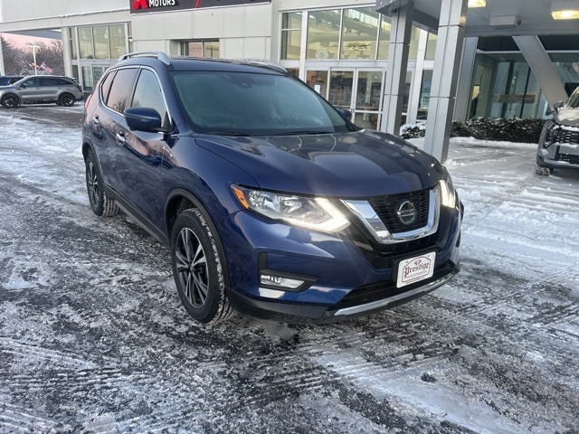 2020 Nissan Rogue SV's photo