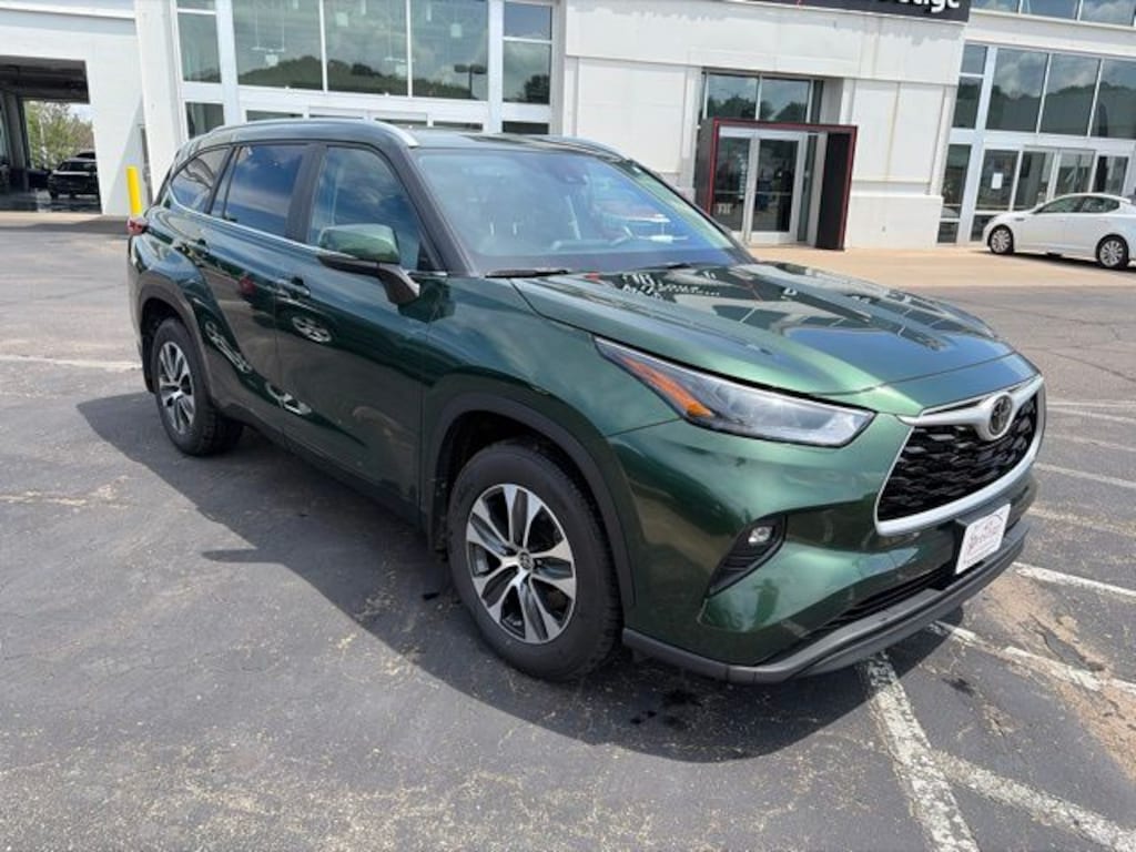 Used 2023 Toyota Highlander XLE SUV