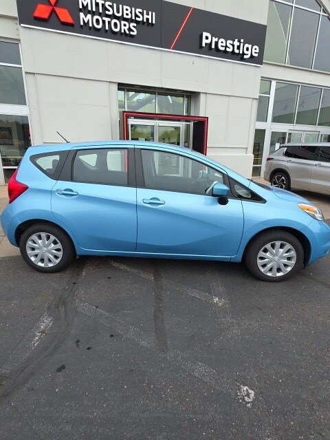 2015 Nissan Versa Note SV photo 4