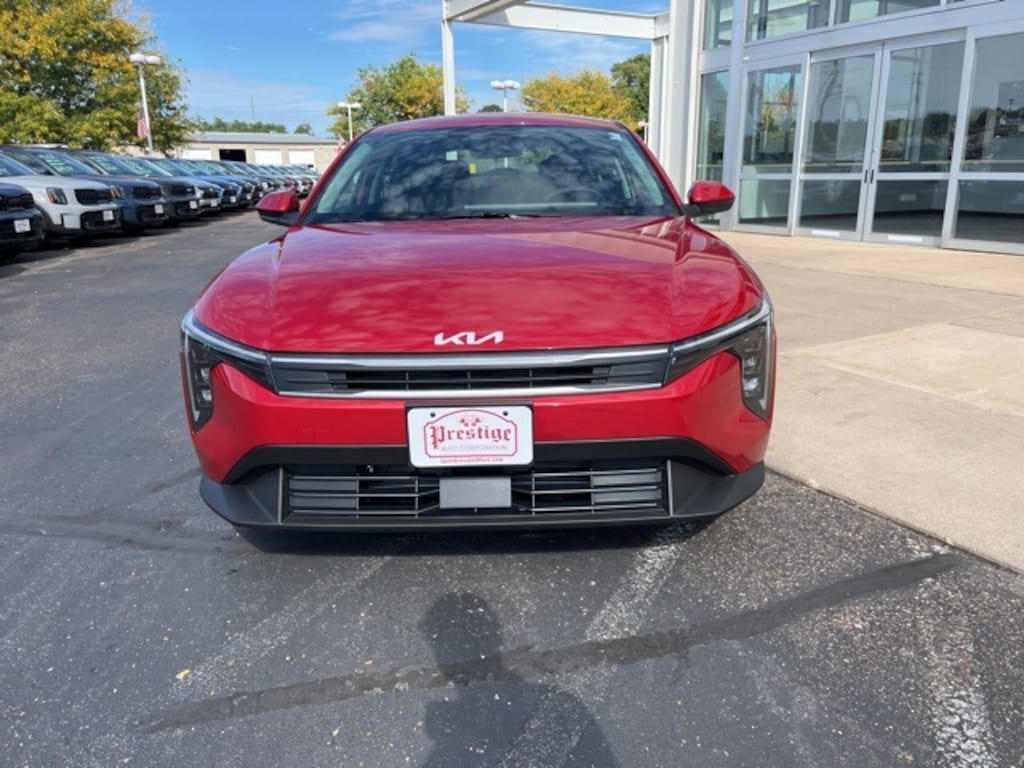 New 2025 Kia K4 LXS Sedan