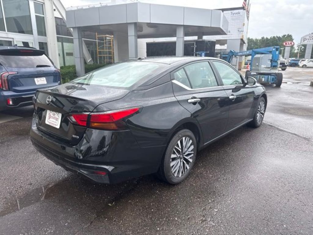 Used 2025 Nissan Altima 2.5 SV Sedan