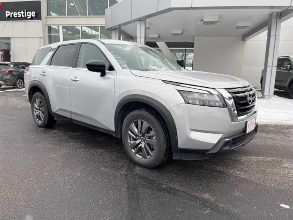 Used 2024 Nissan Pathfinder S SUV