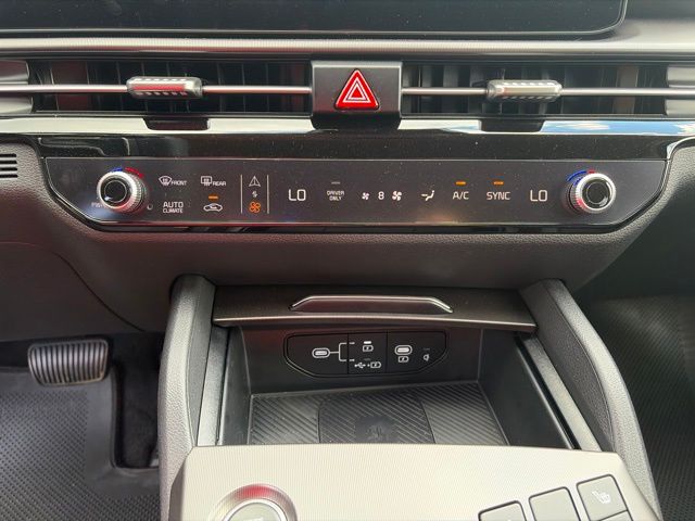 2026 Kia Sportage EX Hybrid - Photo 18