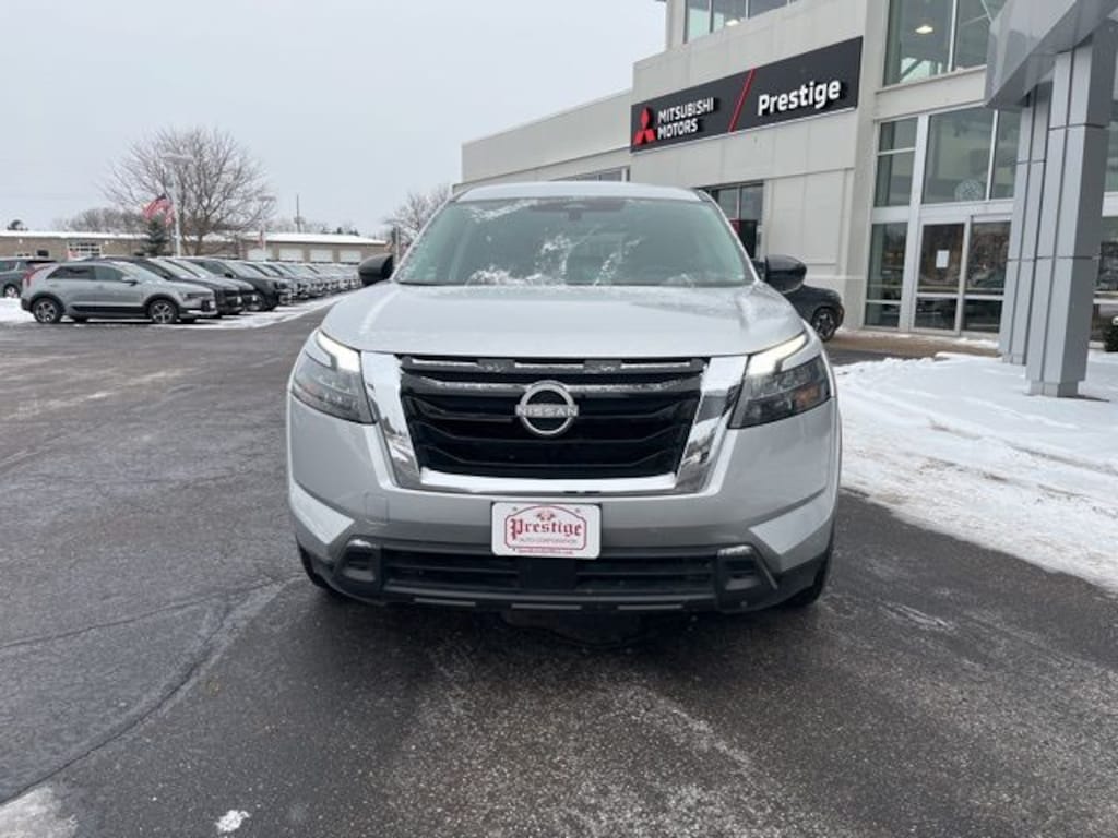 Used 2024 Nissan Pathfinder S SUV