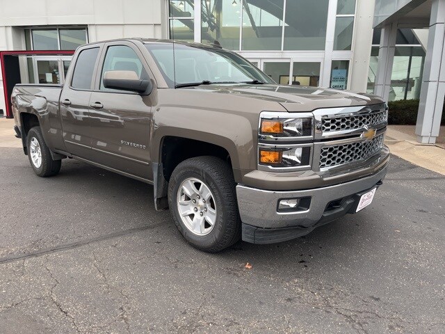 2015 Chevrolet Silverado 1500 LT photo 3