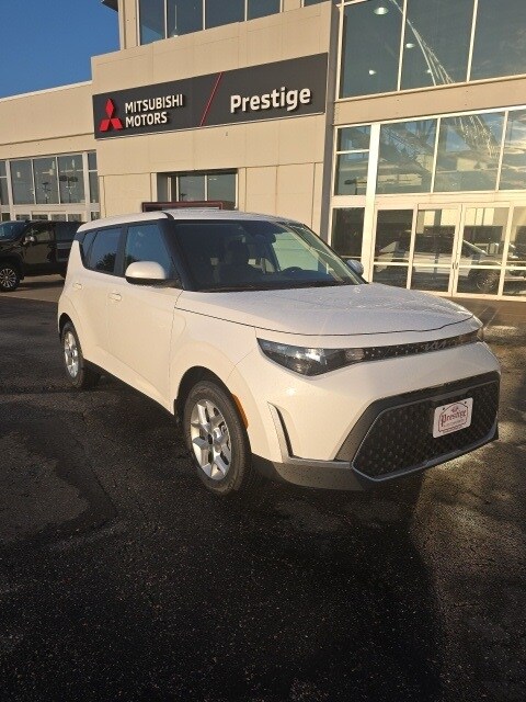 2025 Kia Soul LX photo 2