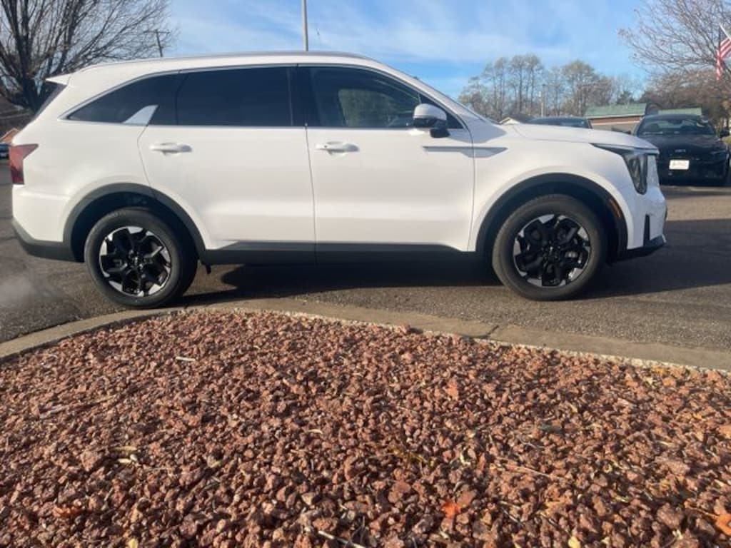 New 2026 Kia Sorento S SUV
