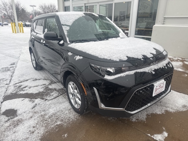 2025 Kia Soul LX's photo