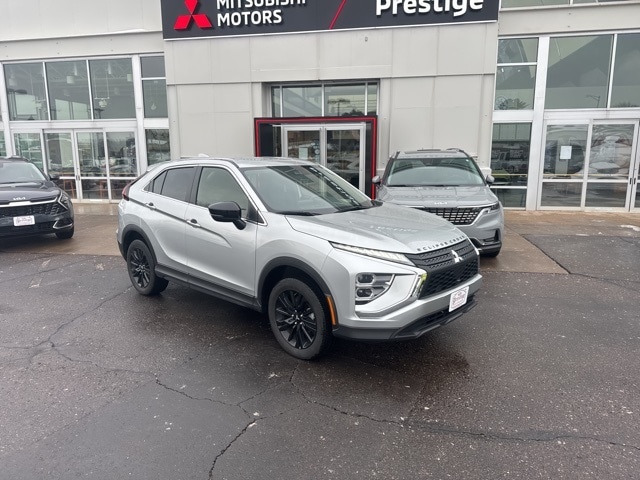 2024 Mitsubishi Eclipse Cross LE's photo