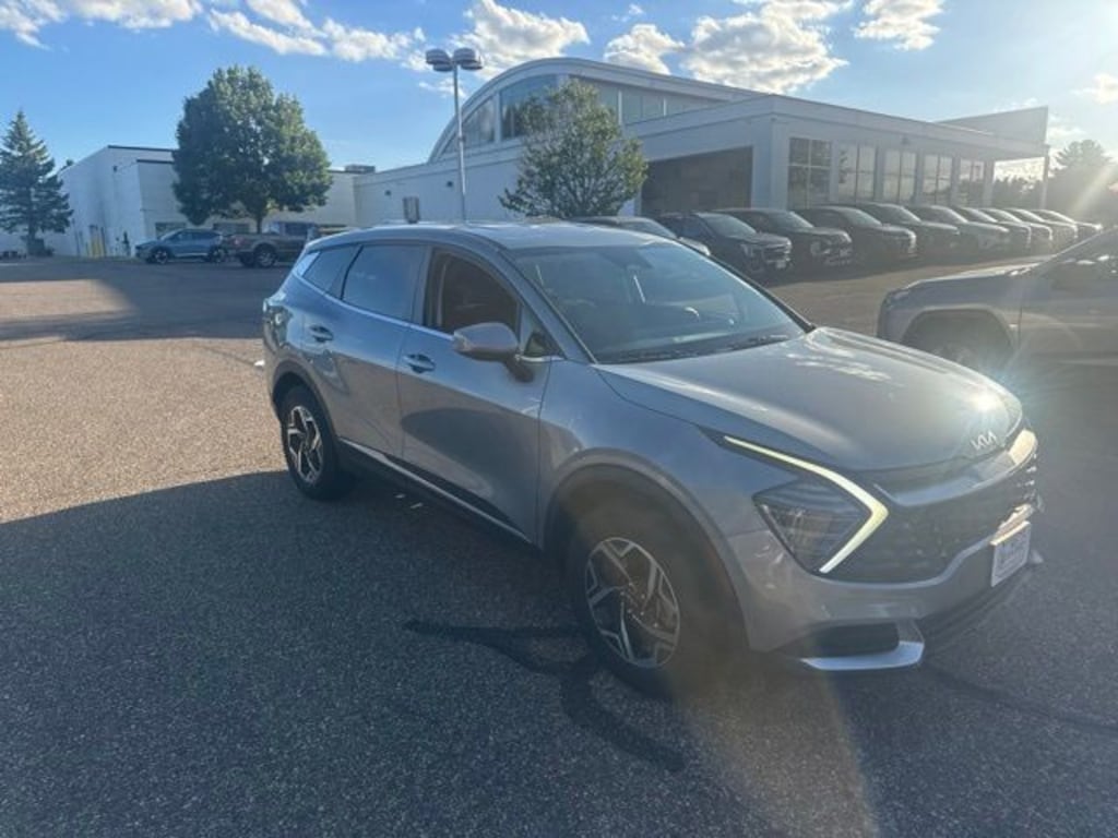 Used 2024 Kia Sportage LX SUV