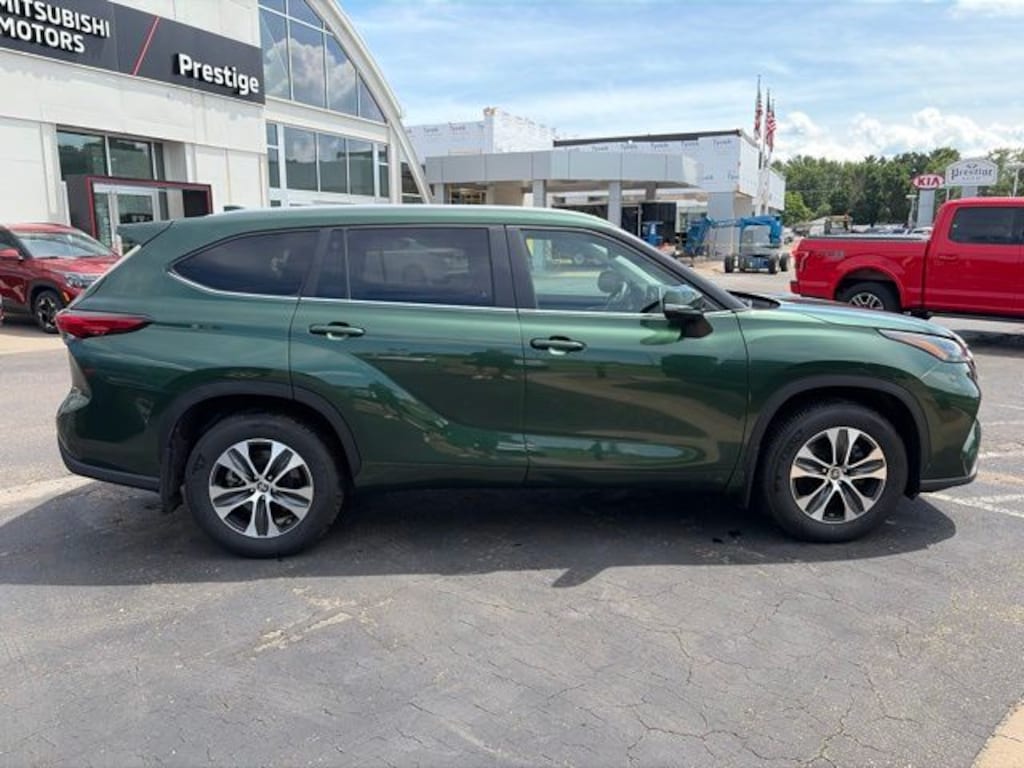 Used 2023 Toyota Highlander XLE SUV