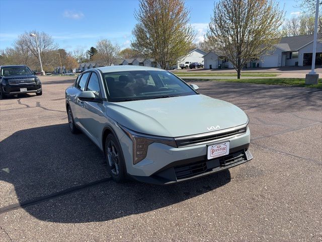 2026 Kia K4 LXS AT's photo
