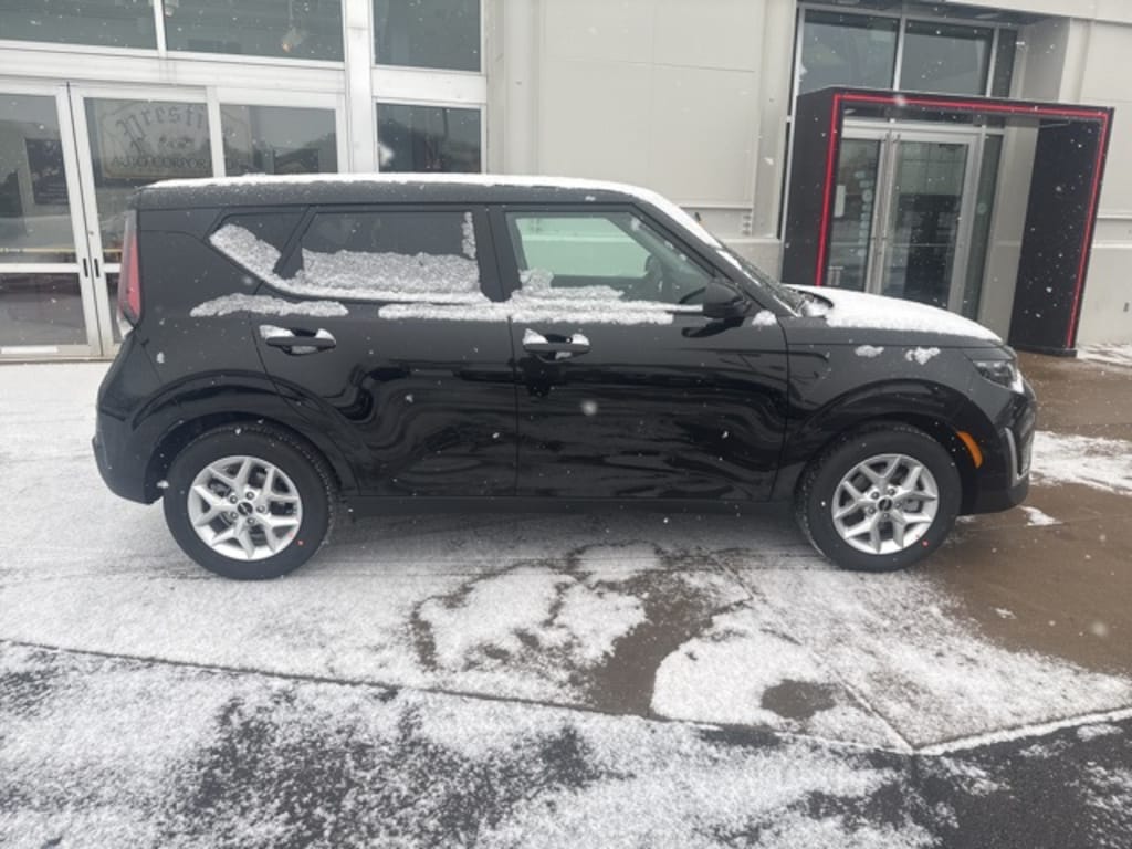 New 2025 Kia Soul LX Hatchback