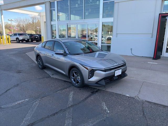 2026 Kia K4 LXS AT's photo
